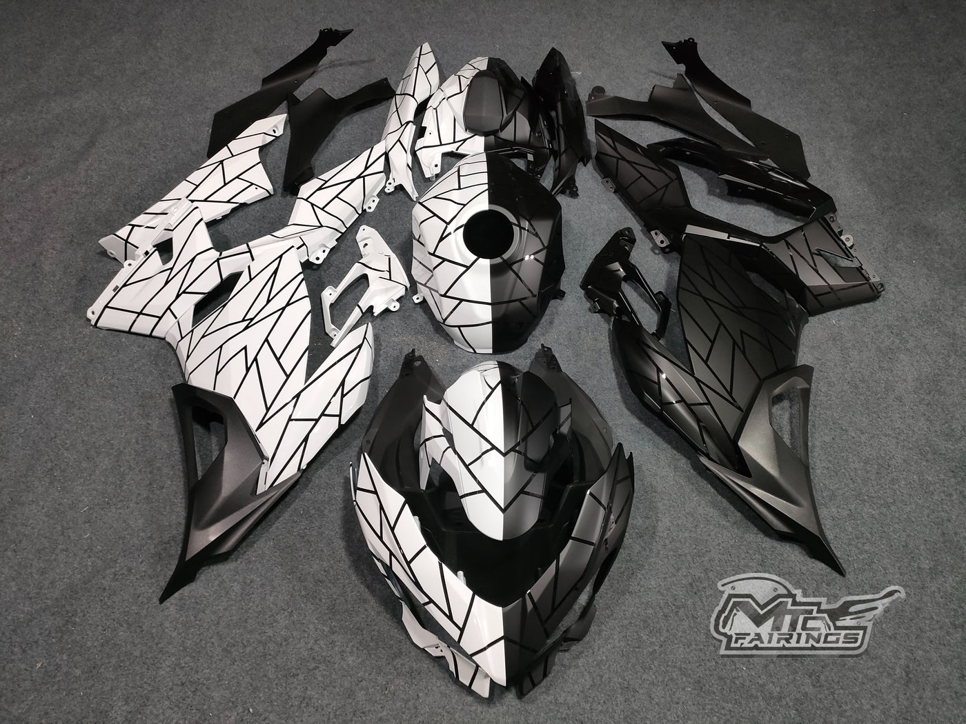 2017-2023 Kawasaki Ninja 400 Black/white Fairing Kit